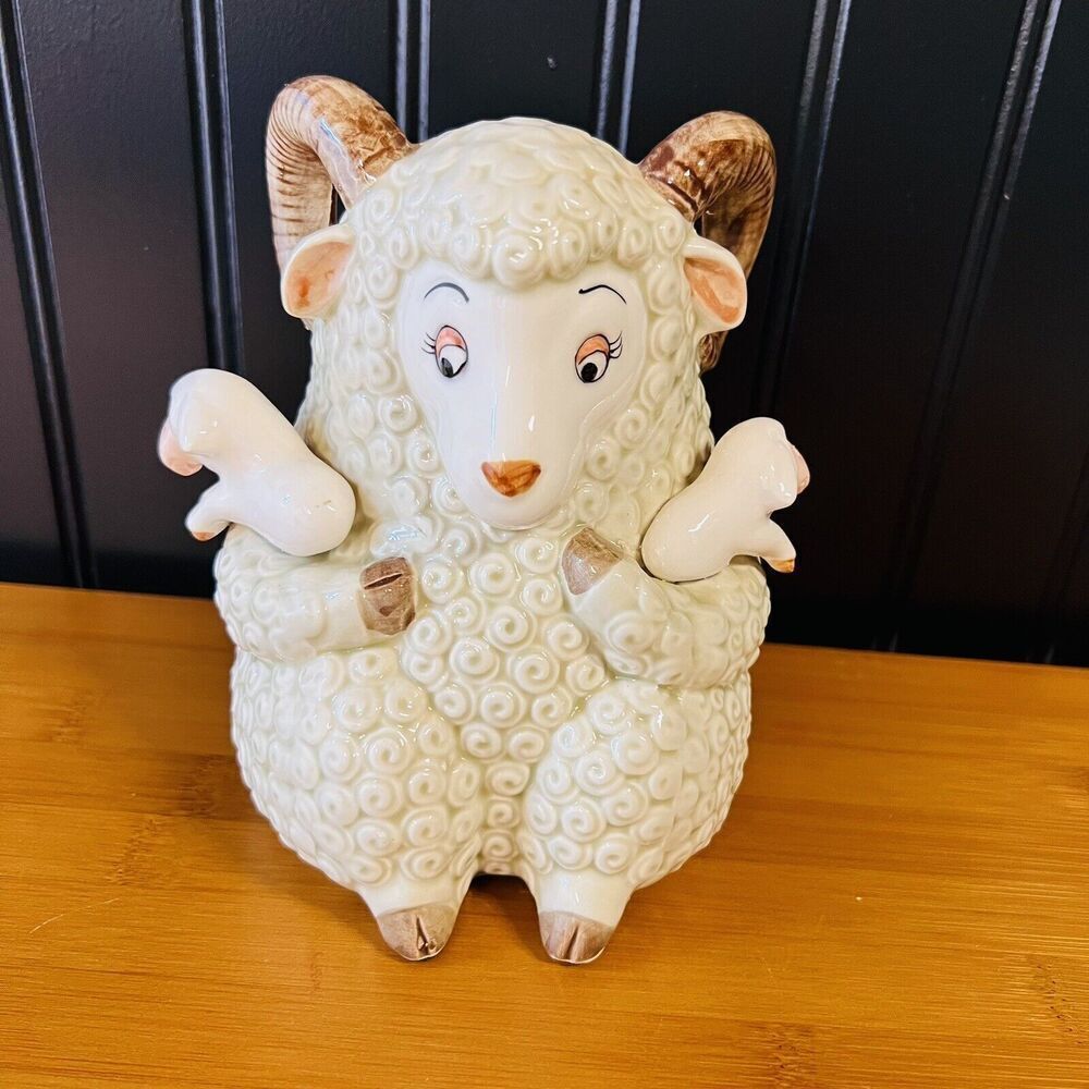 Quon-Quon Japan Mama Ram Sheep Ewe holding two Lamb Babys Bookend Figurine CUTE